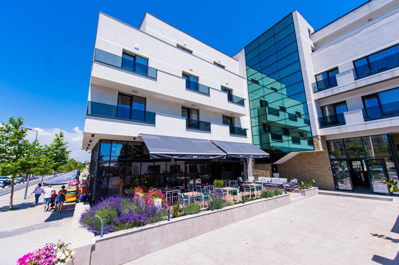 Hotel Prestige Mamaia Esterno foto