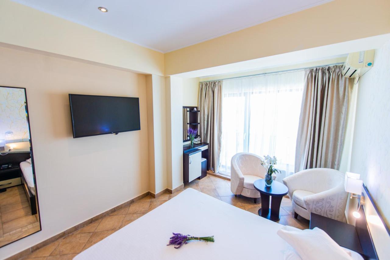 Hotel Prestige Mamaia Esterno foto