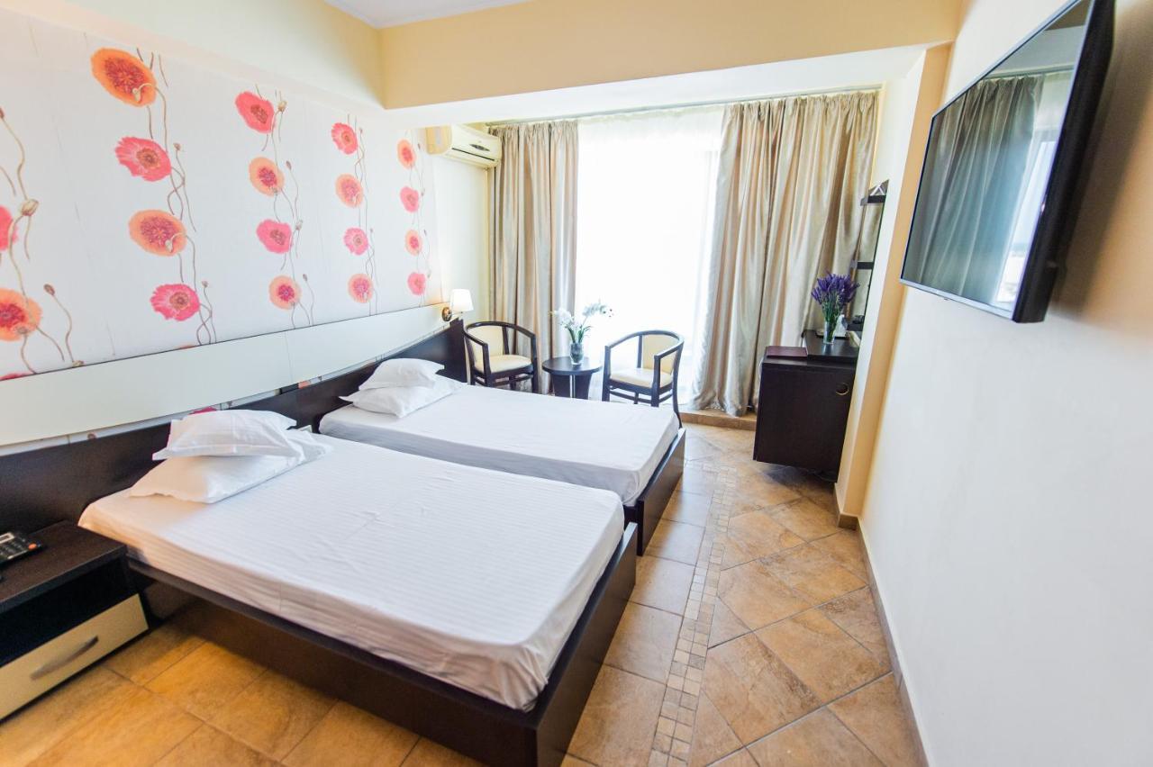 Hotel Prestige Mamaia Esterno foto