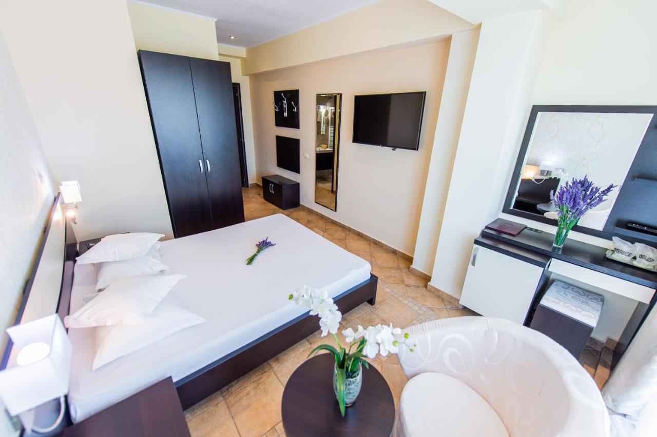 Hotel Prestige Mamaia Esterno foto