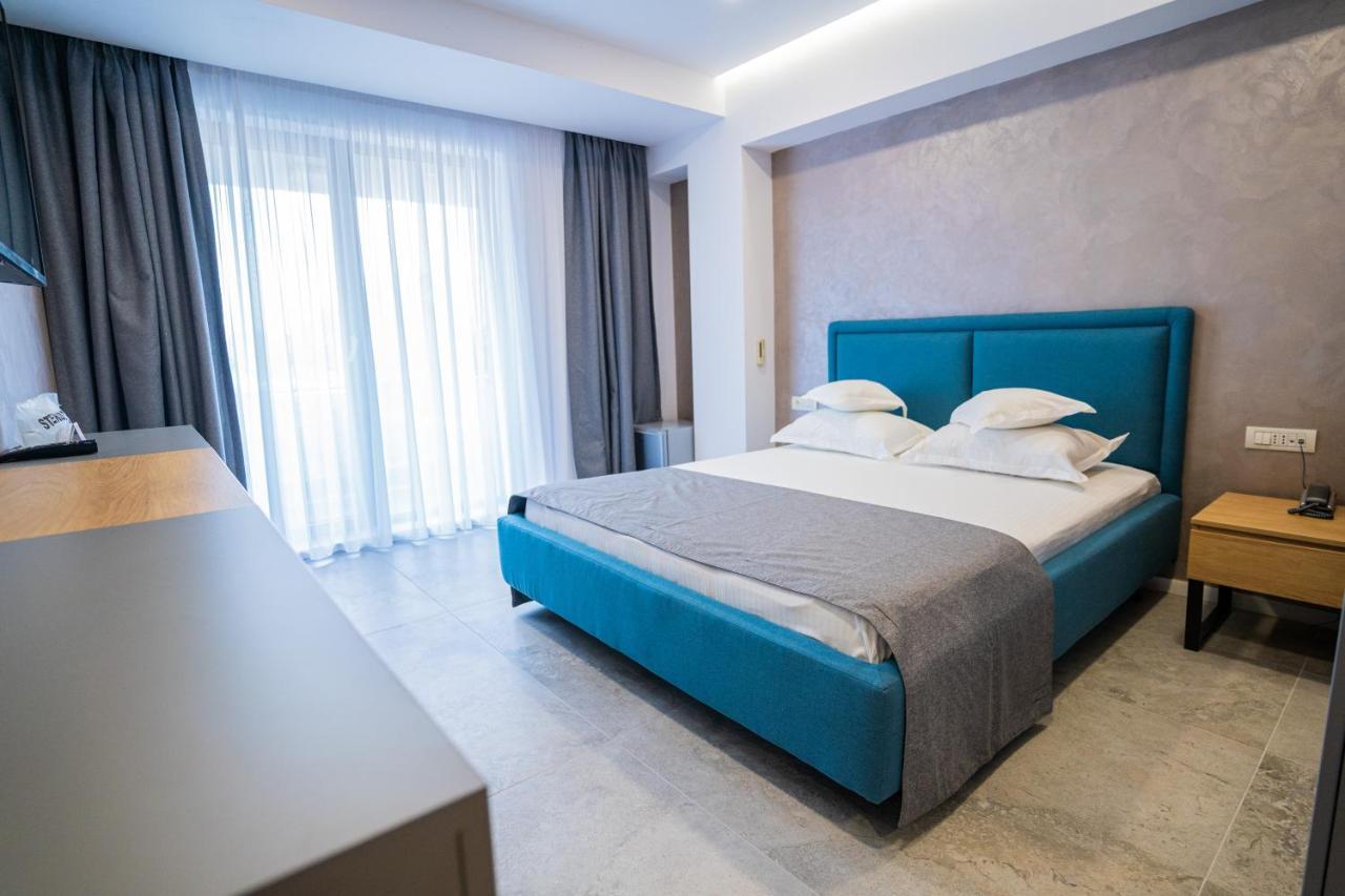 Hotel Prestige Mamaia Esterno foto