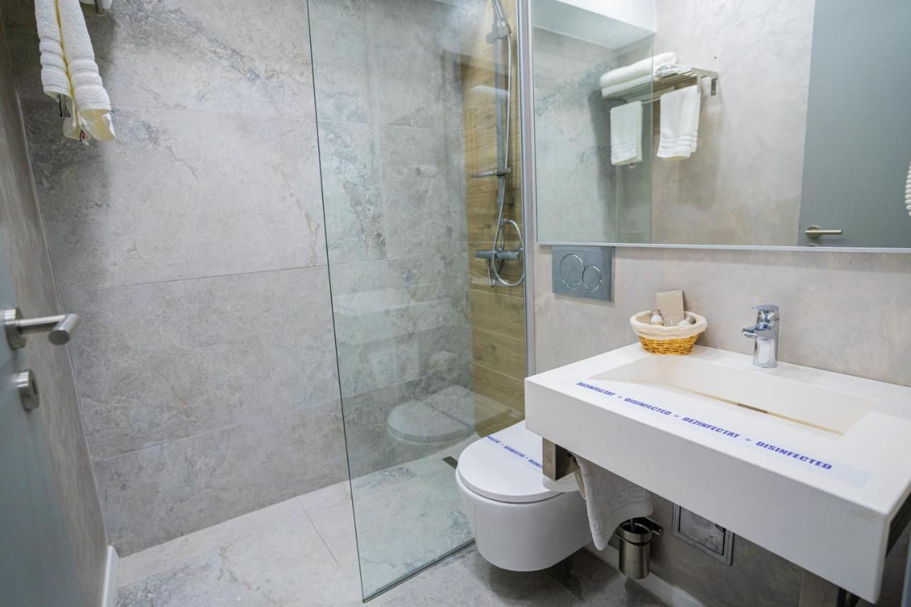 Hotel Prestige Mamaia Esterno foto