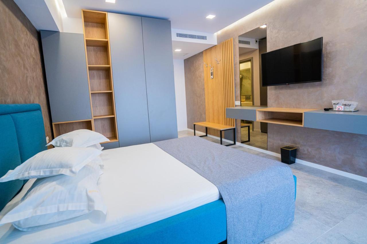 Hotel Prestige Mamaia Esterno foto